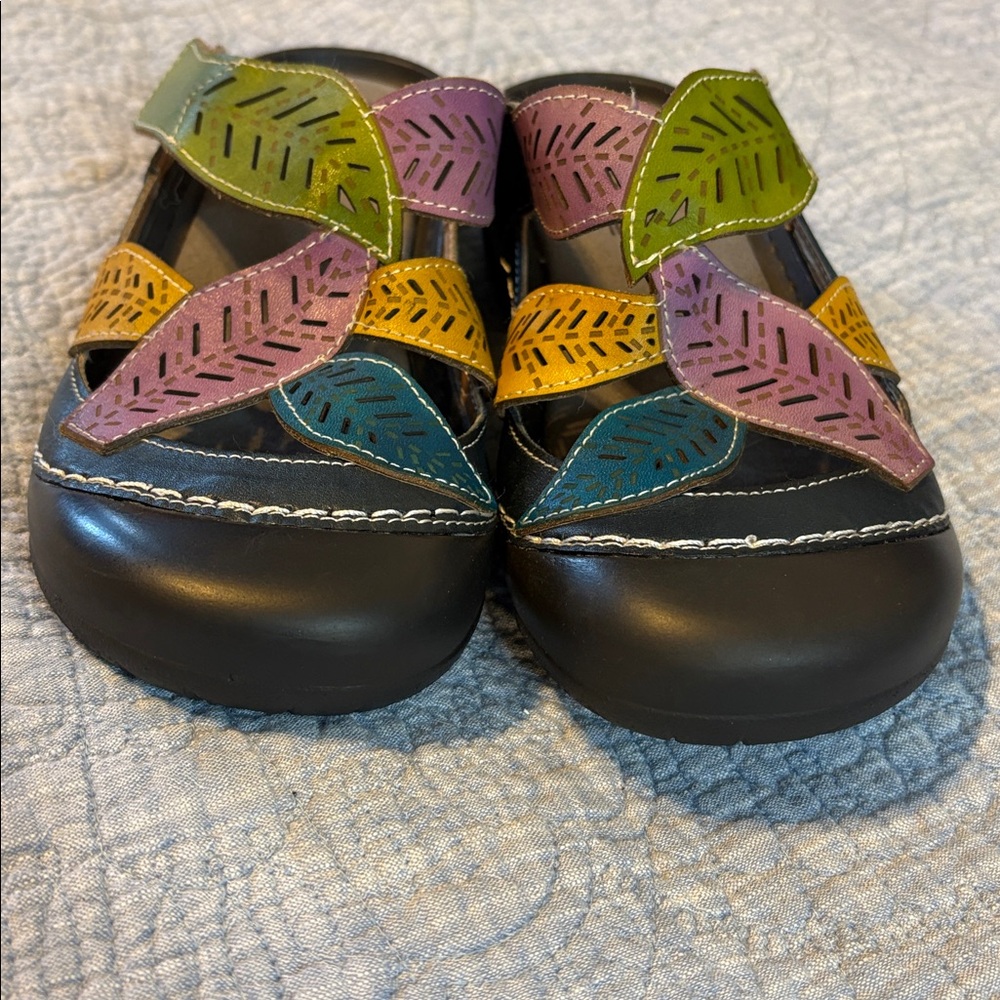 Jexa Slide from L'Artiste by Spring Step with Multicolor Leaf Appliqués - Picture 4 of 6